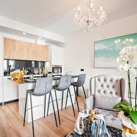 Puerto Banus Luxurious Apartment In The Heart Of The Port Marbella Bagian luar foto