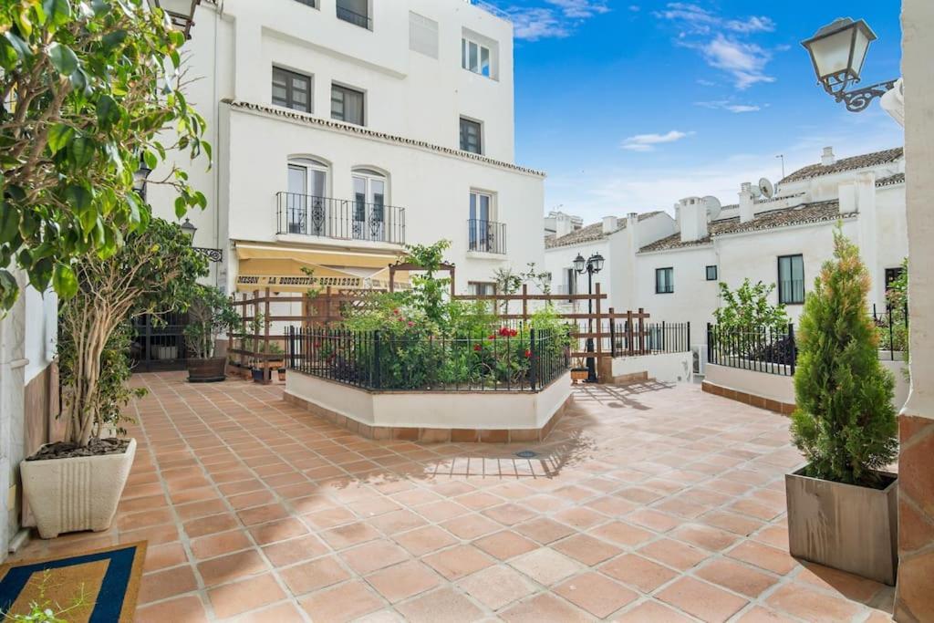 Puerto Banus Luxurious Apartment In The Heart Of The Port Marbella Bagian luar foto