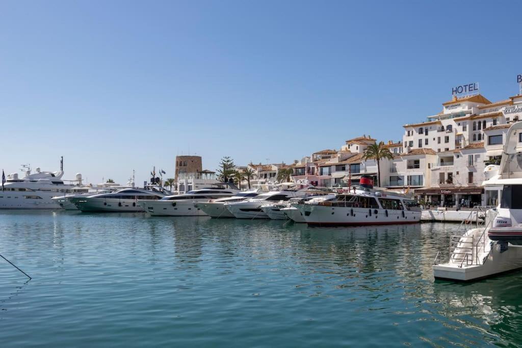 Puerto Banus Luxurious Apartment In The Heart Of The Port Marbella Bagian luar foto