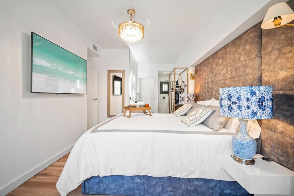 Puerto Banus Luxurious Apartment In The Heart Of The Port Marbella Bagian luar foto