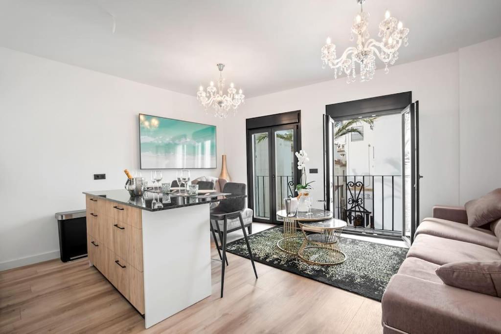 Puerto Banus Luxurious Apartment In The Heart Of The Port Marbella Bagian luar foto